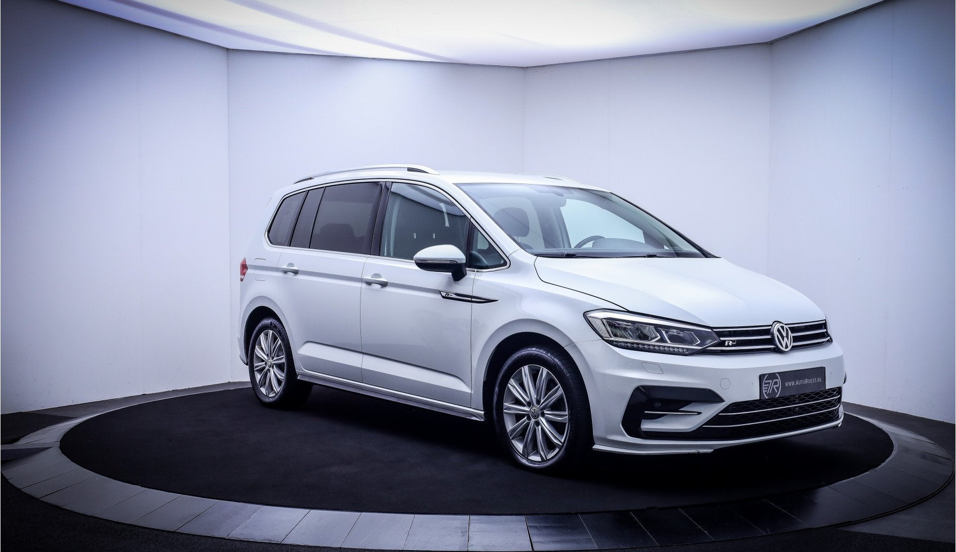Volkswagen Touran 1.8 TSI Dsg 7p R-LINE Highline FULL LED |, 1441 kg, Gebruikt, Zwart, 4 cilinders