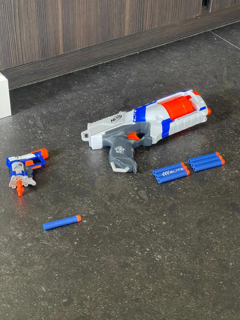 Nerf Elite Strongarm Blaster met extra pistool en pijltjes, Ophalen of Verzenden, Gebruikt, Jongen of Meisje