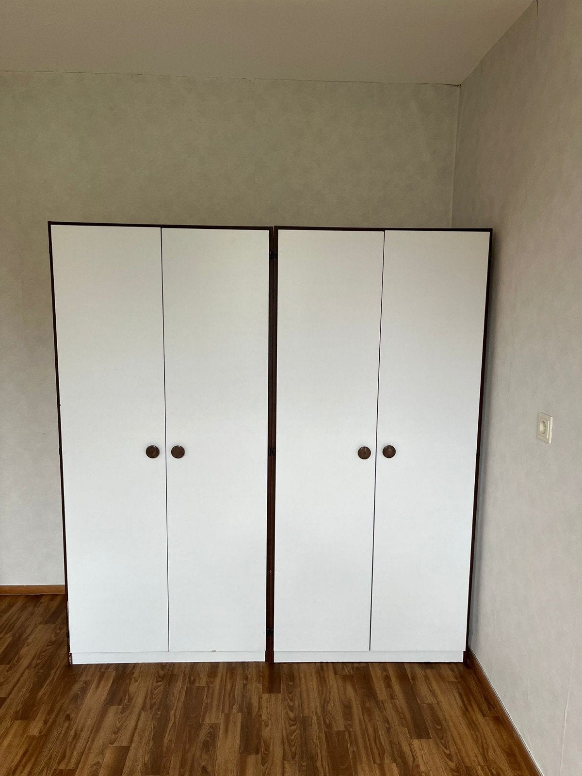 2 grote kasten GRATIS, Ophalen, Gebruikt, 50 tot 75 cm
