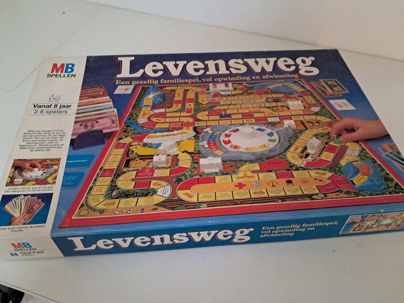 Gezinsspel Levensweg - Zo goed als nieuw!, Drie of vier spelers, Ophalen of Verzenden, Zo goed als nieuw, MB Spellen