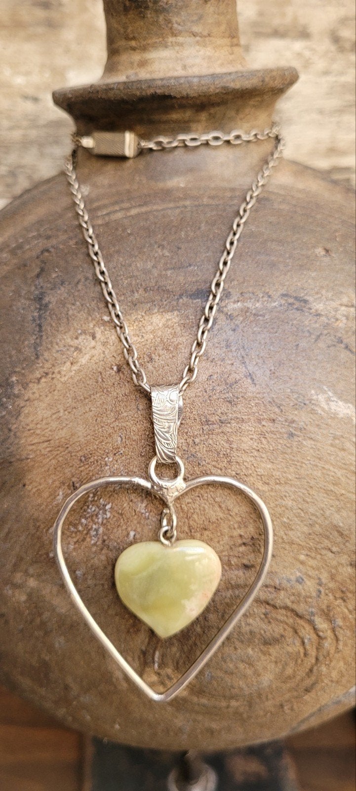 vintage ketting,  Jade, Gebruikt, Ophalen of Verzenden, Steen of Mineraal, Met edelsteen
