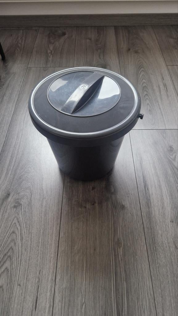 Luieremmer met deksel, Huis en Inrichting, Emmers, Ophalen, Gebruikt, Kunststof, Met deksel