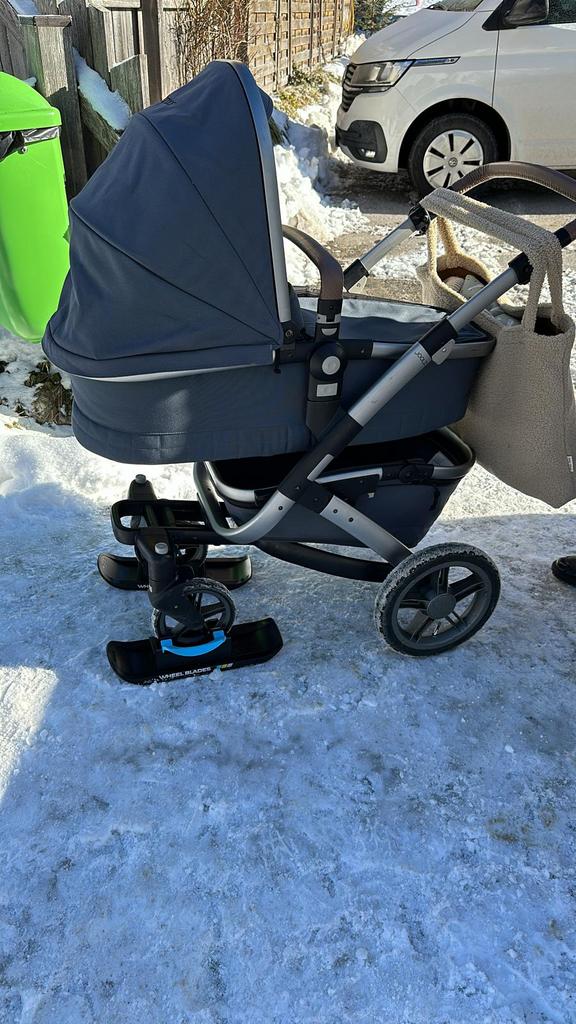 TE HUUR kinderwagen ski’s wheelblades, Ophalen of Verzenden