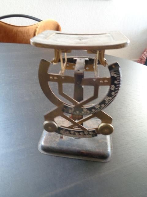 Oude brievenweger / brievenweegschaal / weegschaal (16 cm)., Ophalen of Verzenden