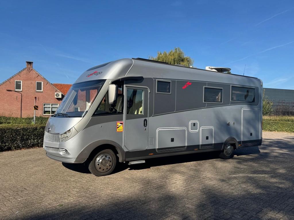 Camper: Carthago Liner For Two Iveco Daily, Caravans en Kamperen, Campers, Luifel, Tot en met 2, Diesel, Carthago