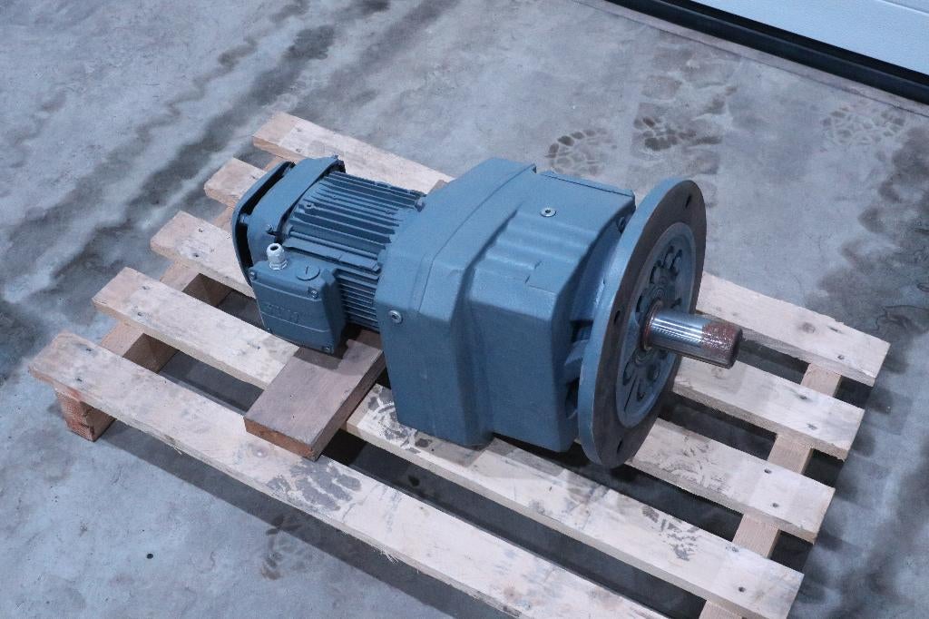 SEW-eurodrive RF87 elektromotor met vertragingskast, Doe-het-zelf en Verbouw, Motoren, Ophalen, Nieuw, Elektromotor, 1400 tot 1800 rpm