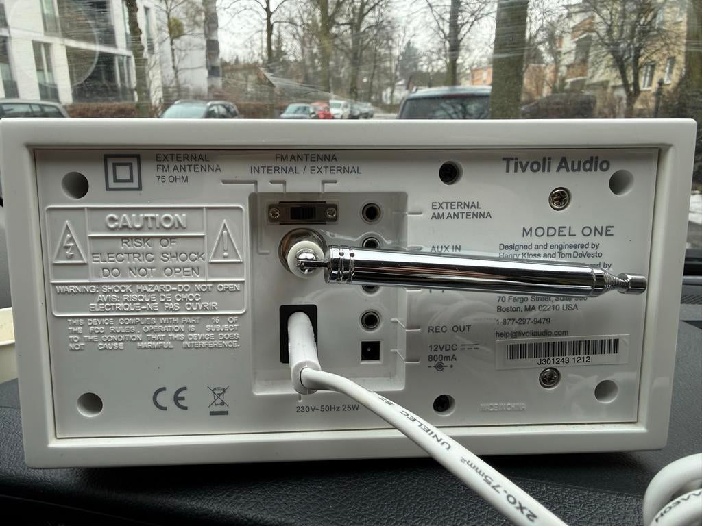 Tivoli One AM/FM Radio - Klassiek Design, Ophalen of Verzenden, Gebruikt, Radio