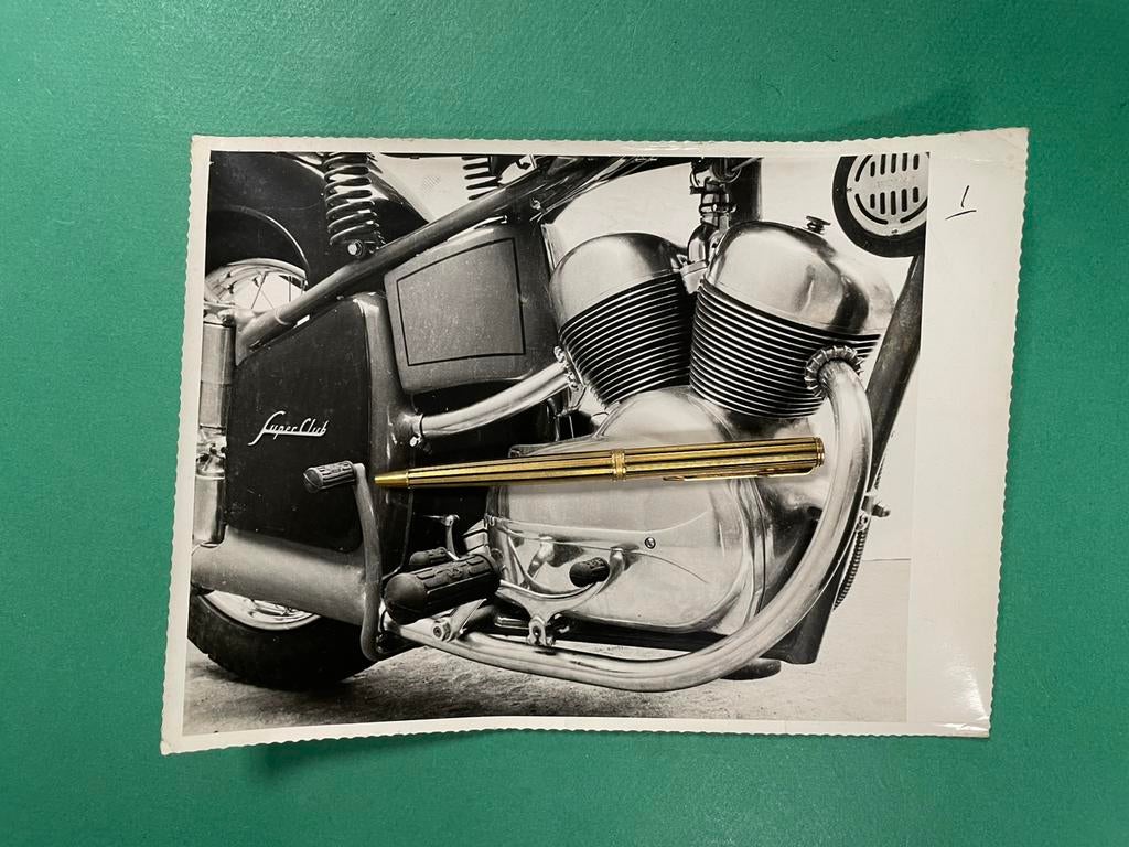 Motobécane Motorcycle Persfoto 1953 FRA/NL (Origineel), Verzamelen, Foto, Ophalen of Verzenden, Zo goed als nieuw, 1940 tot 1960