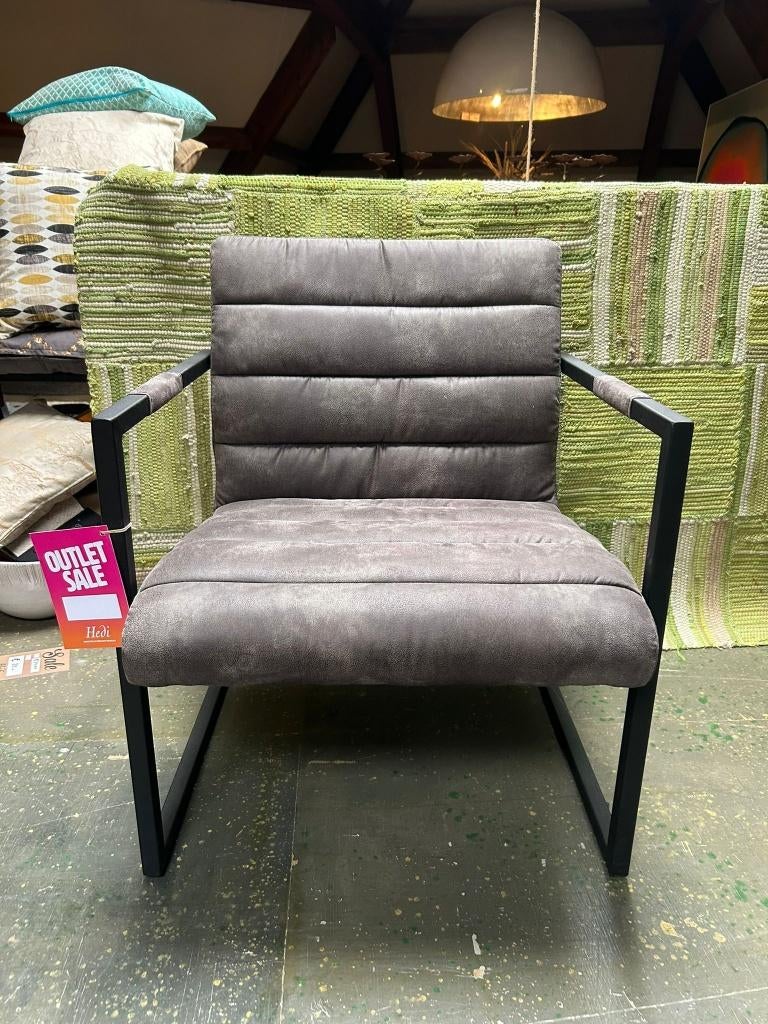 Grijze Leren Fauteuil – Zwart frame – 62 x 60 cm, Ophalen, Nieuw, Industrieel, 50 tot 75 cm