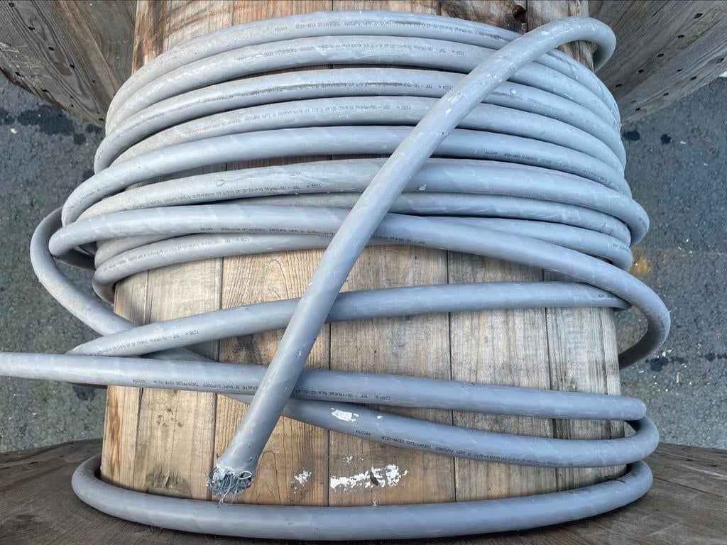 Haspelrol met circa 20 meter grondkabel, Ophalen of Verzenden