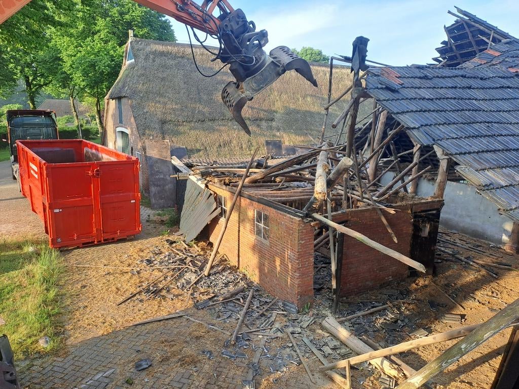 Te huur kraan/mini trekker met machinist  sloopwerk