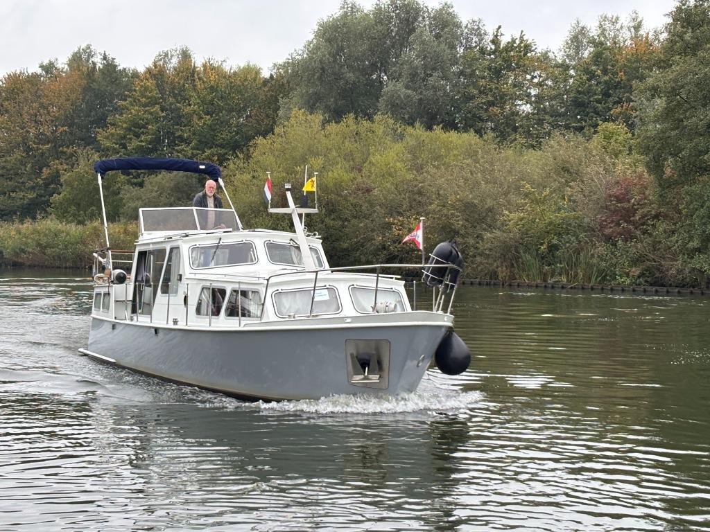 De Jong 1100 AK motorkruiser, Watersport en Boten, Motorboten en Motorjachten, Overige merken, Gebruikt, 11 m, Diesel