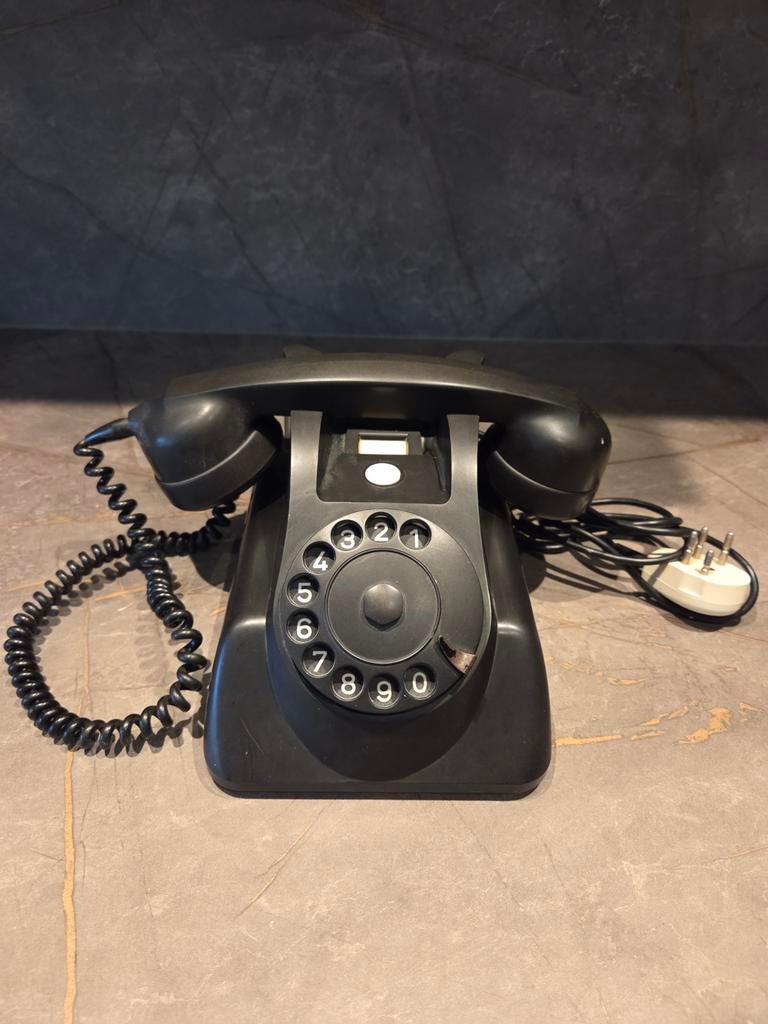 Vintage PTT draaischijf telefoon, Ophalen