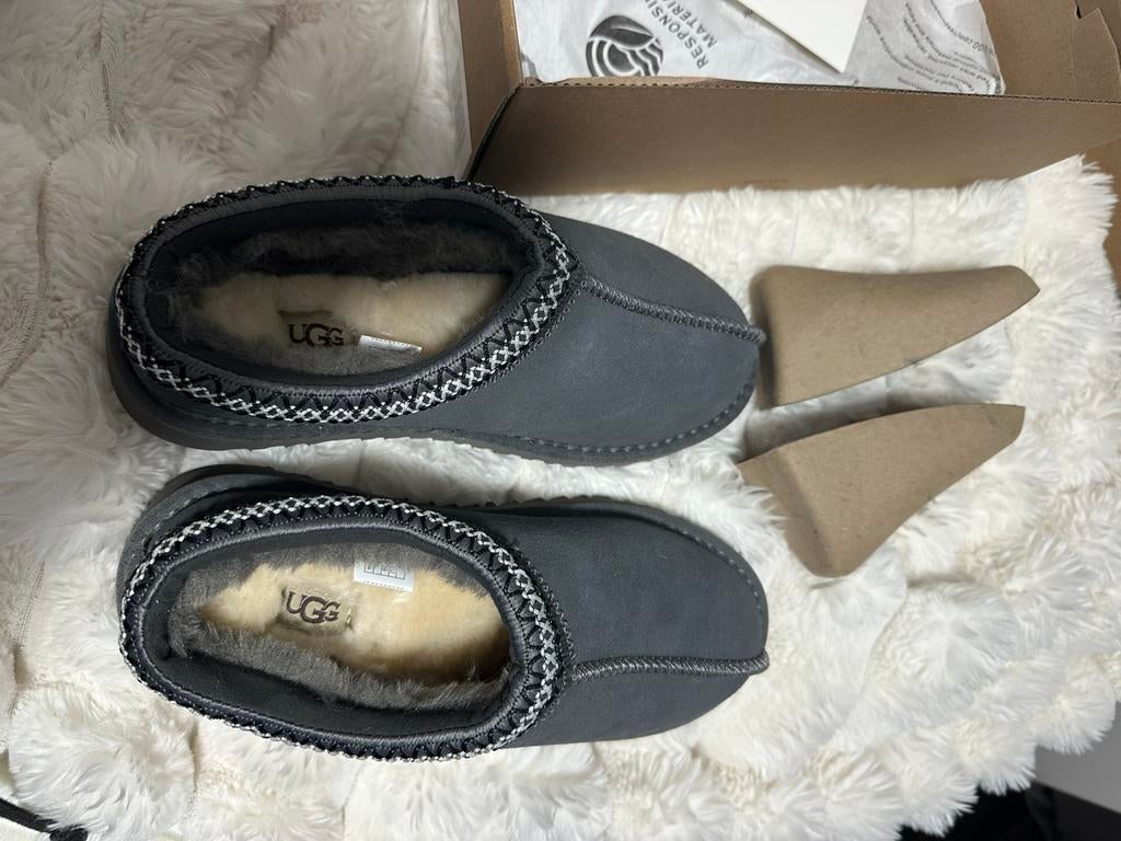 uggs sloffen, Kleding | Dames, Schoenen, Ophalen of Verzenden, Zo goed als nieuw