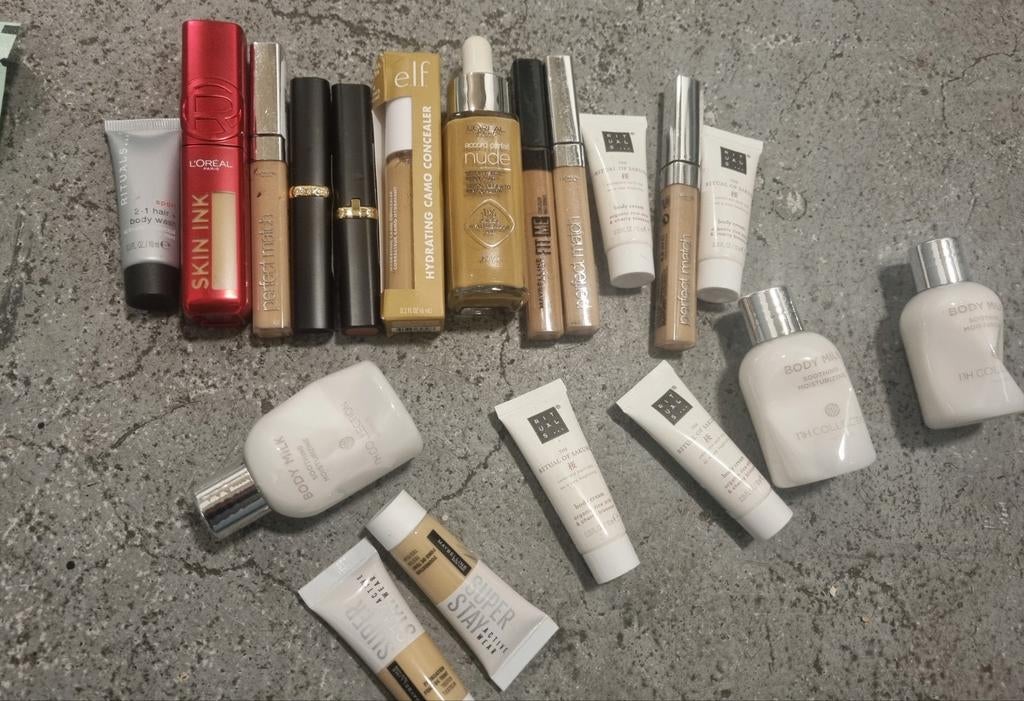 L'Oréal Parise e.l.f en meer make up, Ophalen of Verzenden, Nieuw, Gehele gezicht