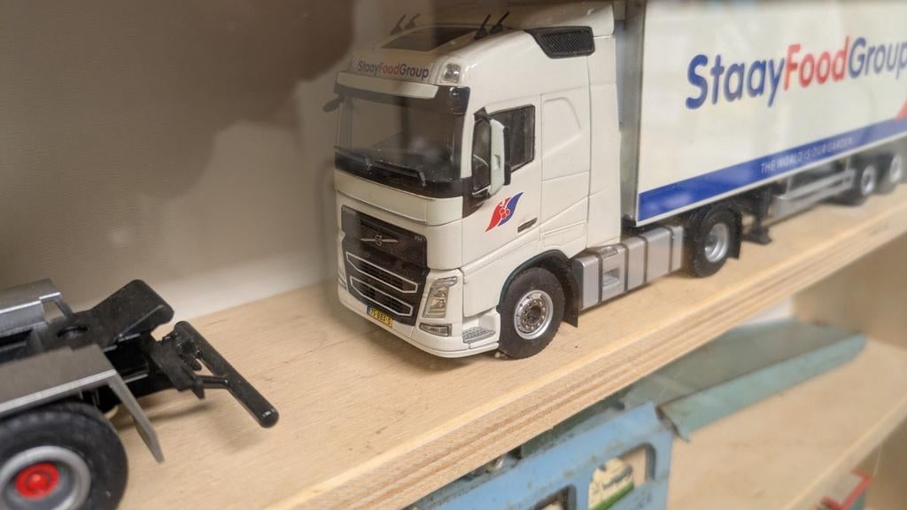 Volvo Staay Food Group 1/50 WSI Model Vrachtwagen, Ophalen of Verzenden