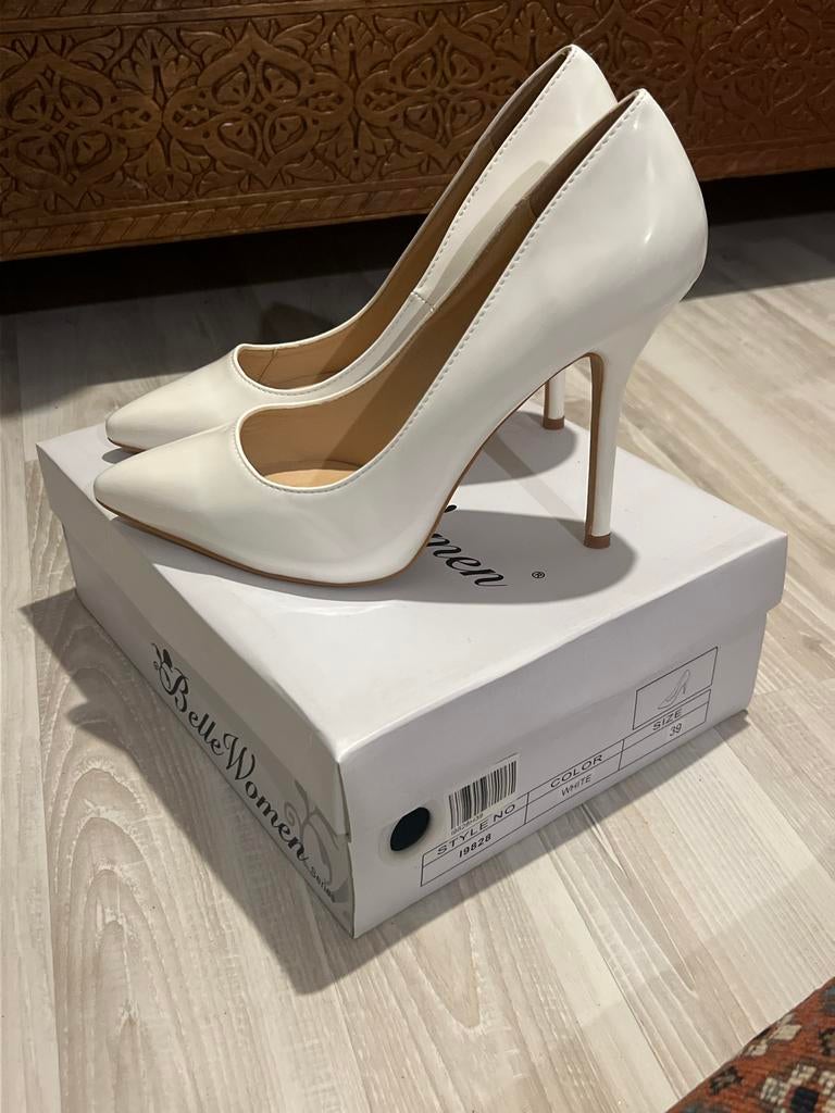 Nieuwe pumps maat 39 met prijskaartje, Pumps, Wit, Nieuw, Ophalen of Verzenden