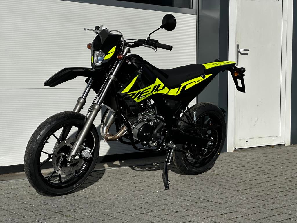 RIEJU MRT50 SM RACING BLACK / YELLOW, Maximaal 45 km/u, Ijsselstein, Nieuw, Info@motomondo.com