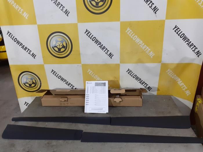 Portierlijst van een Suzuki Celerio, Auto-onderdelen, Carrosserie en Plaatwerk, Ophalen of Verzenden, 3 maanden garantie, Gebruikt