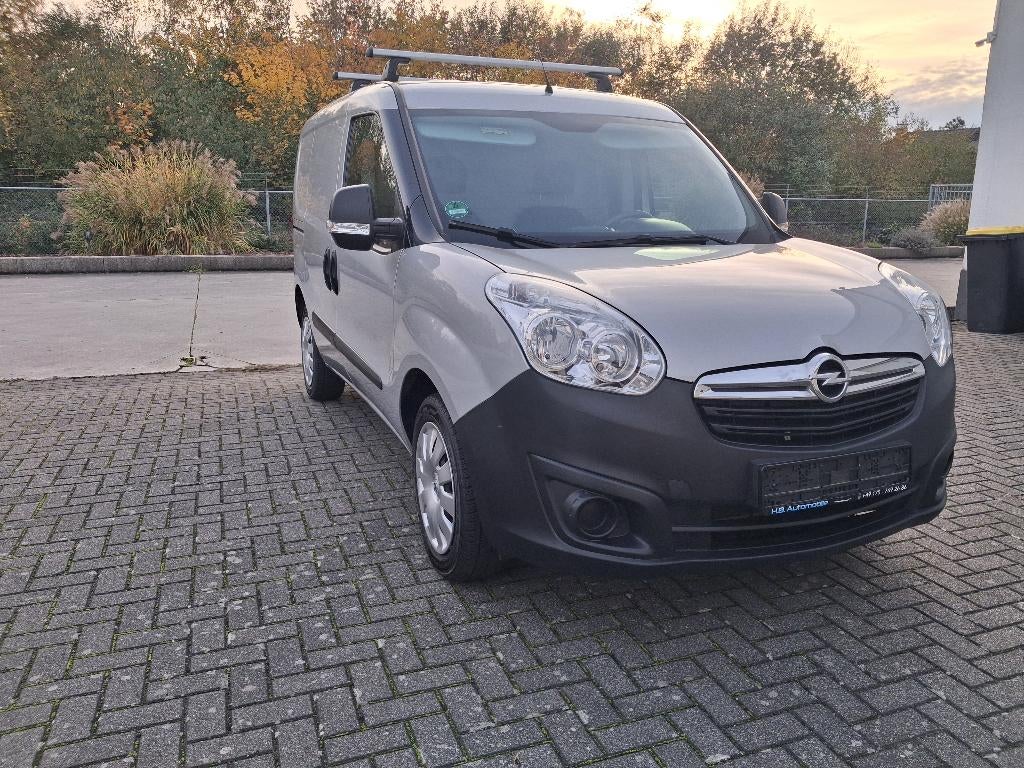 Mooie Opel Combo 1.4 Edition BTW Auto 69400 Km 1eigenaar, Voorwielaandrijving, Stof, Parkeersensor, Bedrijf