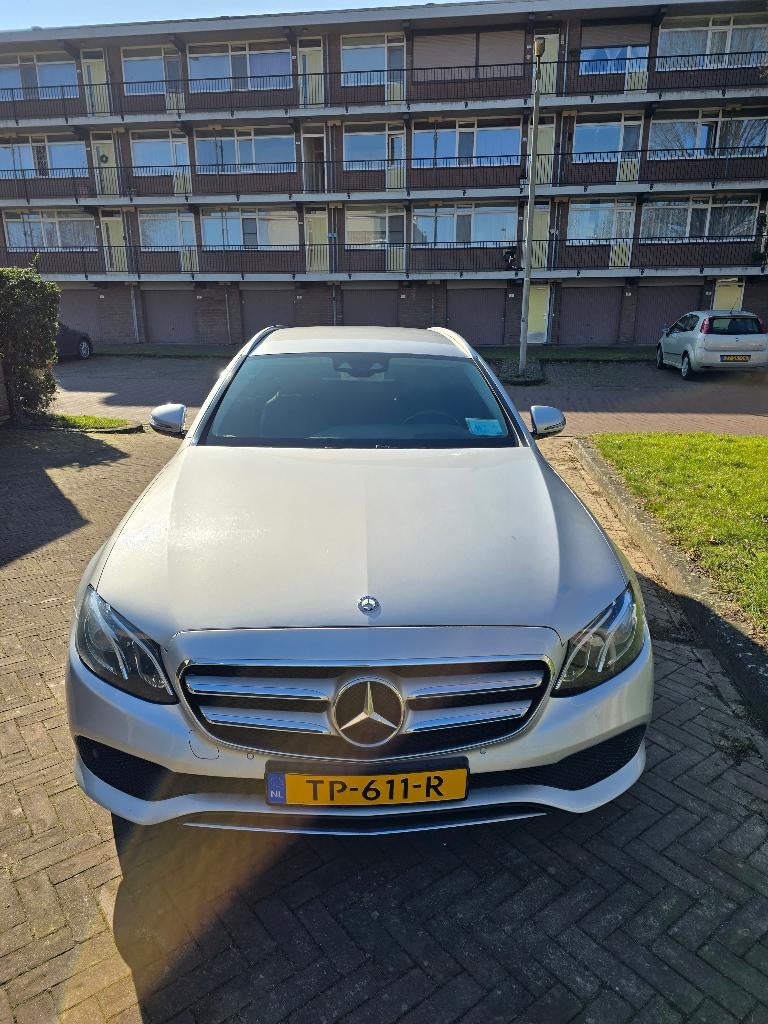 Mercedes-Benz E-Klasse E220 (Marge & incl. Cabman), Auto's, Mercedes-Benz, Automaat, Achterwielaandrijving, 163 pk, Leder