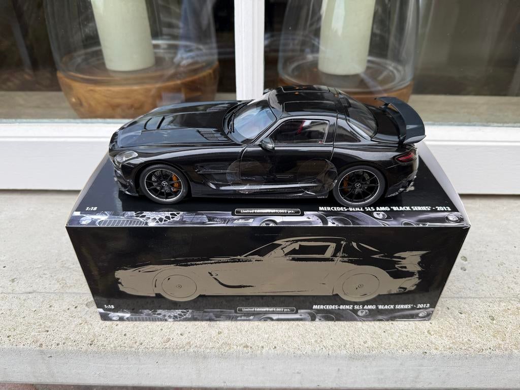 1:18 Mercedes SLS Black Series zwart 2013 Minichamps LE1002, Minichamps, Auto, Ophalen of Verzenden, Zo goed als nieuw