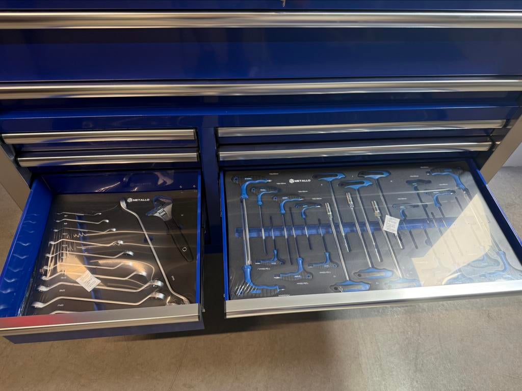 Foto 6 van XXXL gevulde gereedschapswagen met werkbank blad Metallo SG