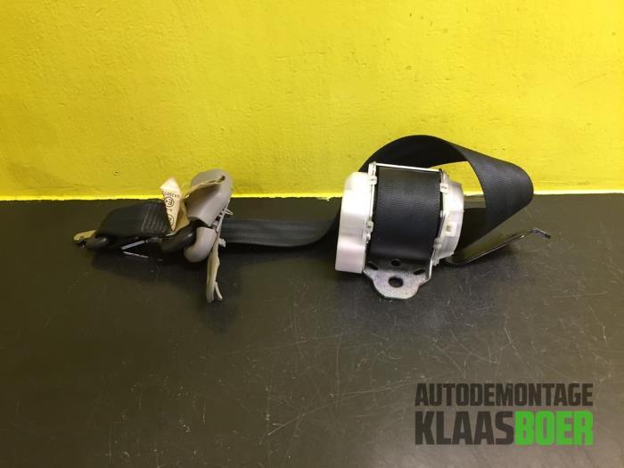 Veiligheidsgordel midden-achter van een Toyota Yaris, Auto-onderdelen, Gebruikt, -, -, Ophalen of Verzenden