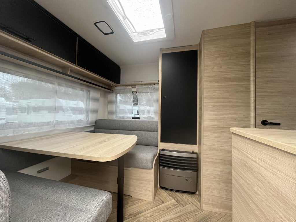 Caravelair Sport Line 480 vloer + ringverwarming, Caravans en Kamperen, Standaardzit, Schokbreker, Bedrijf, Caravelair
