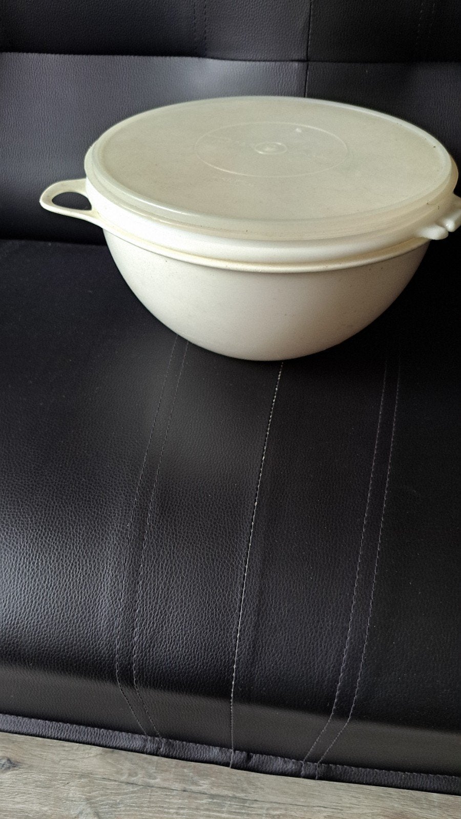 tupperware grote beslagkom en hapjes schaal, Ophalen of Verzenden, Gebruikt, Schaal