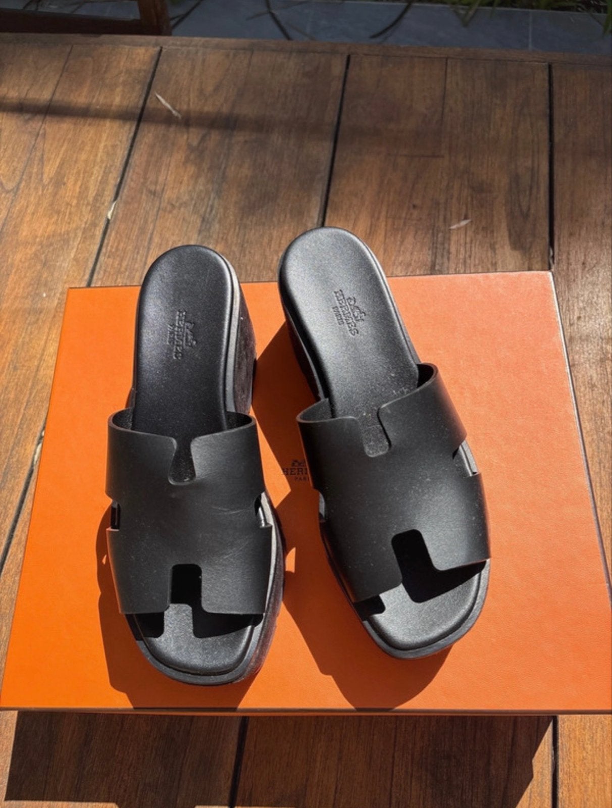 Hermès Chypre sandalen zwart - Zo goed als nieuw, Kleding | Dames, Zwart, Zo goed als nieuw, Sandalen of Muiltjes, Ophalen of Verzenden