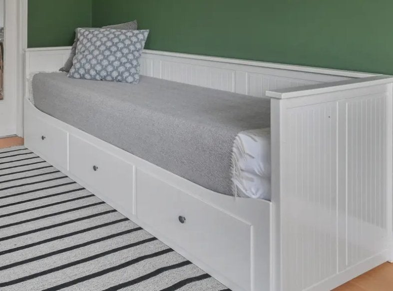 Ikea HEMNES bedbank wit inclusief MALVIK matrassen, Ophalen, Gebruikt, Wit, Tweepersoons