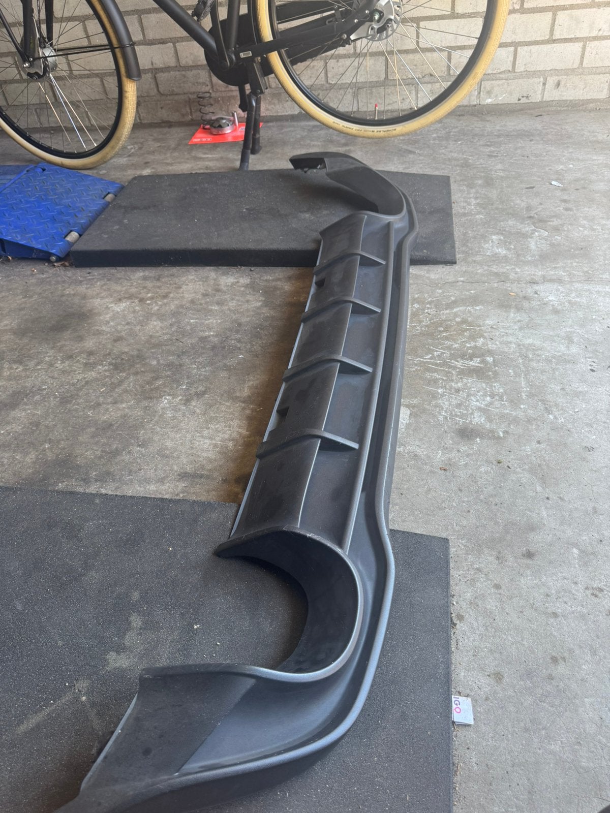 Foto 2 van Orginele golf 8 gti clubsport diffuser