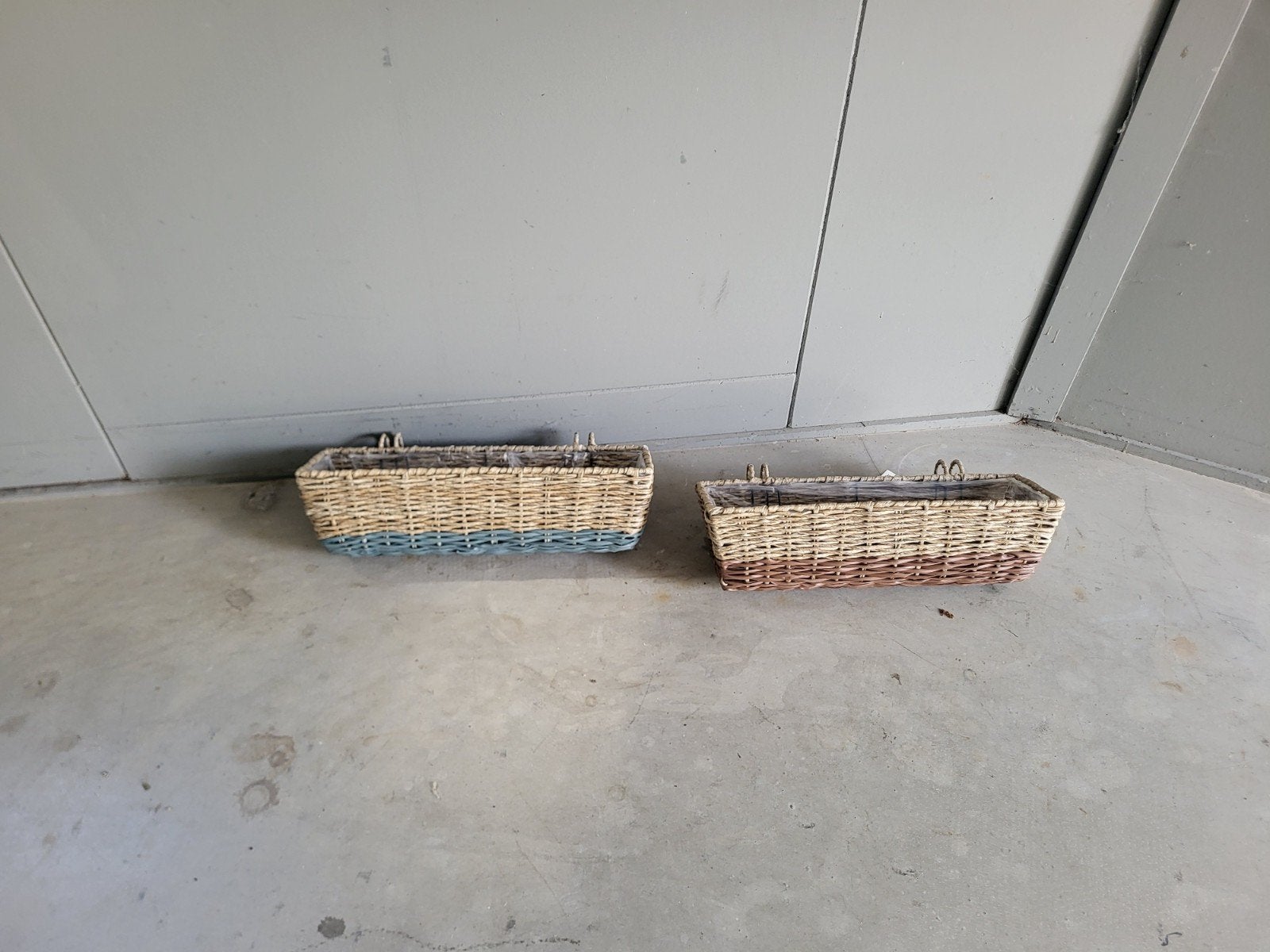 Gevlochten rieten bloembak met plastic binnenvoering, Ophalen, Overige materialen, Minder dan 30 cm, Minder dan 60 cm