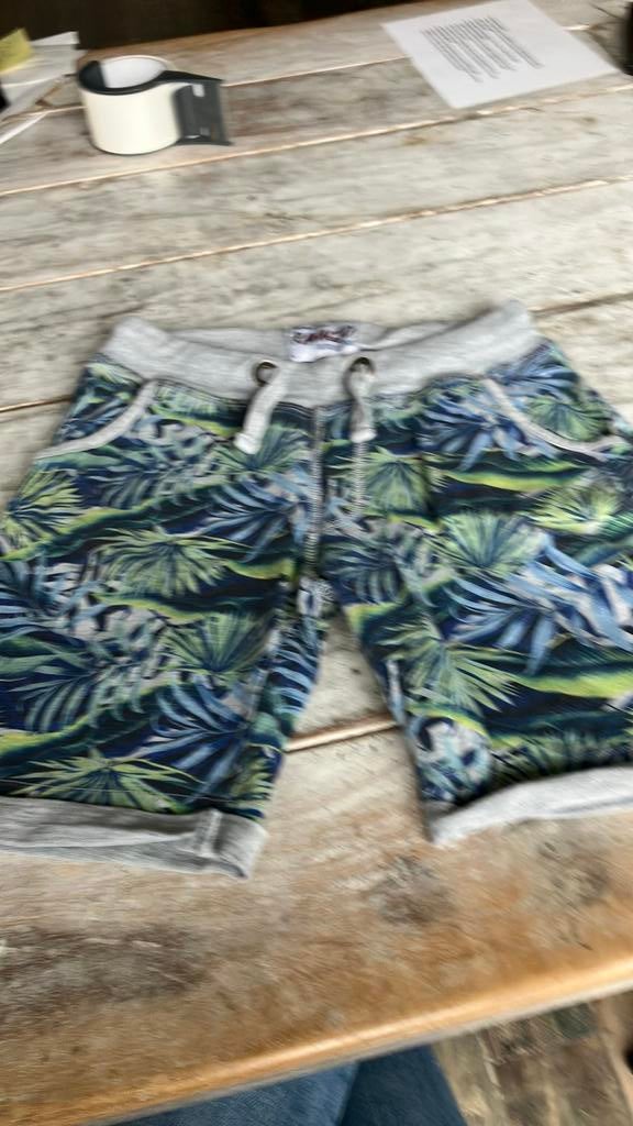 Broekje maat 140, Ophalen of Verzenden, Zo goed als nieuw, Jongen, Broek
