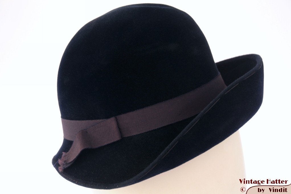 oude Vintage Dameshoed Cloche dophoed donker blauw velour 55