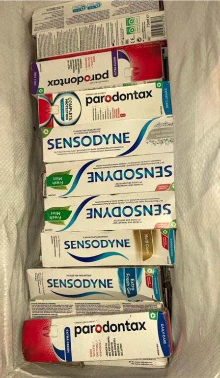 58 stuks tandpasta partij sensodyne parodontax, Ophalen of Verzenden, Nieuw, Tandpasta