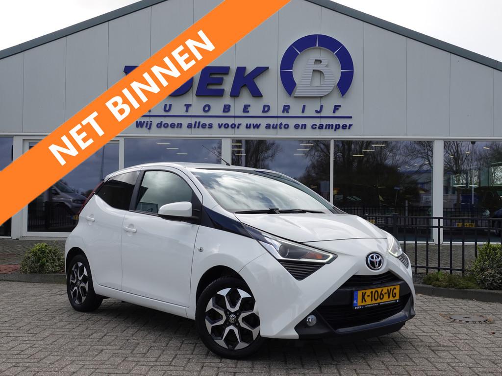 Toyota Aygo 1.0 VVT-i x-joy AUTOMAAT ECC | LMV | CAMERA | BT, Stof, Gebruikt, Euro 6, 4 stoelen