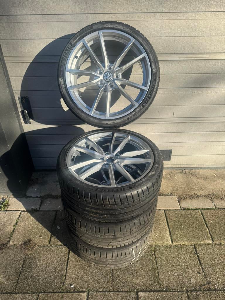 Vw pretororia 19“ origineel 5g0601025AJ 235/35/19, Velg(en), Nieuw, 235 mm, Zomerbanden