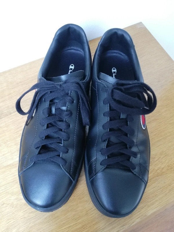 Champion Sneakers Zwart leder 44 - Zo goed als nieuw, Kleding | Heren, Schoenen, Zwart, Champion, Ophalen of Verzenden, Zo goed als nieuw