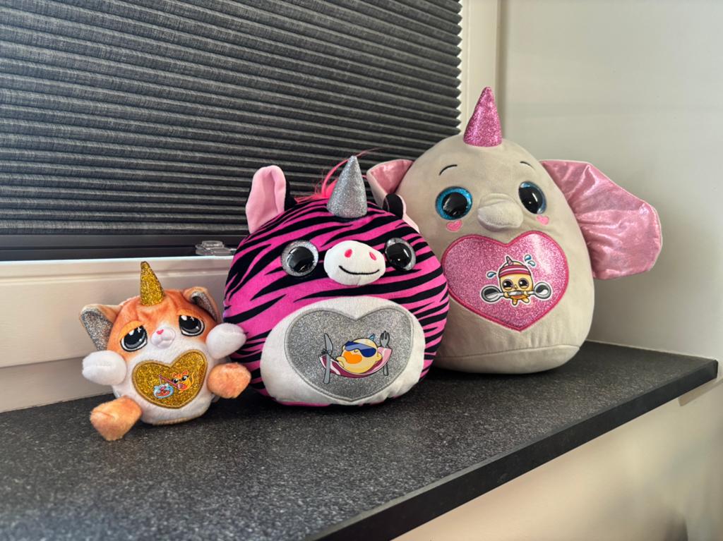 Knuffels: 3 Rainbocorns -  Eggzania - ZURU., Ophalen of Verzenden, Zo goed als nieuw, Overige typen