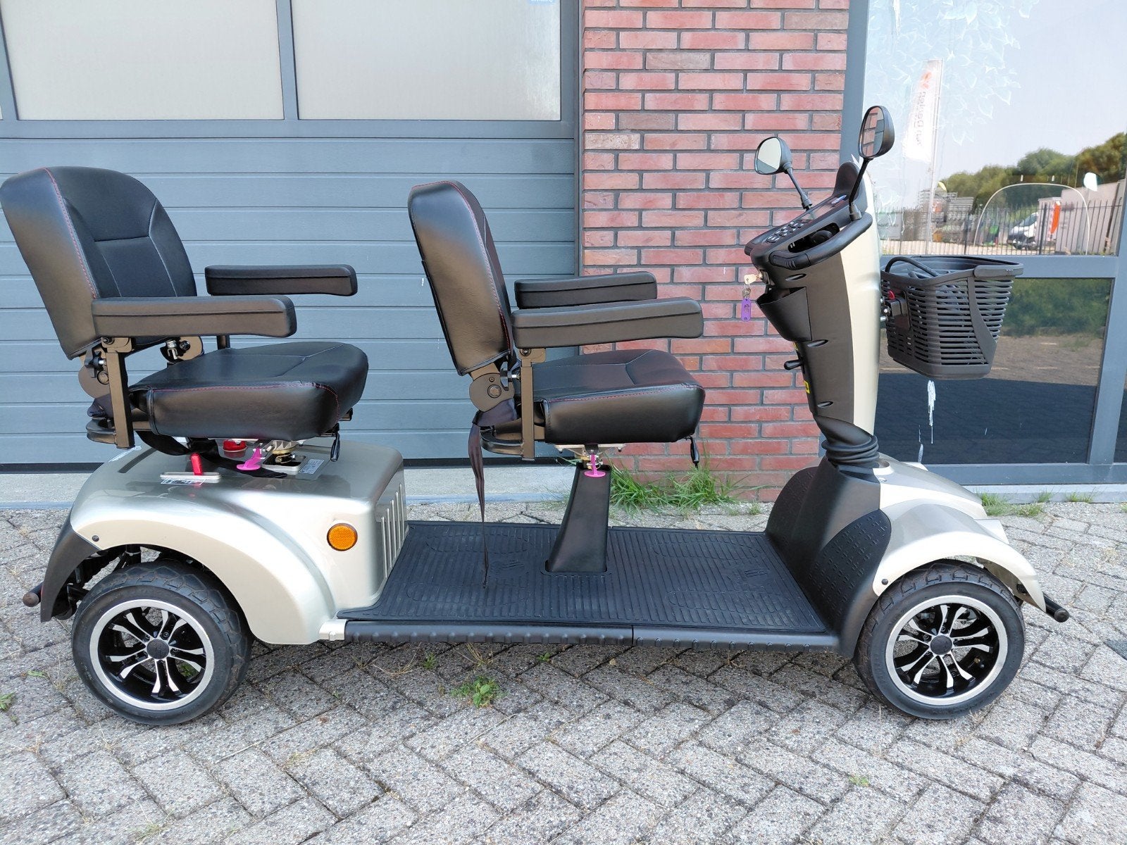 Scootmobiel voor twee personen. Vermeiren Limo, 1e eigenaar., Ophalen, Zo goed als nieuw, 36 t/m 45 km, Vermeiren