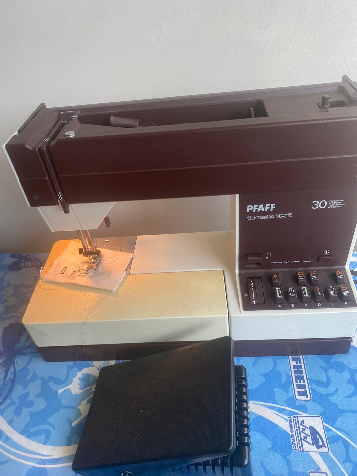 Pfaff Tipmatic 1035 naaimachine, Ophalen, Zo goed als nieuw, Naaimachine, Singer