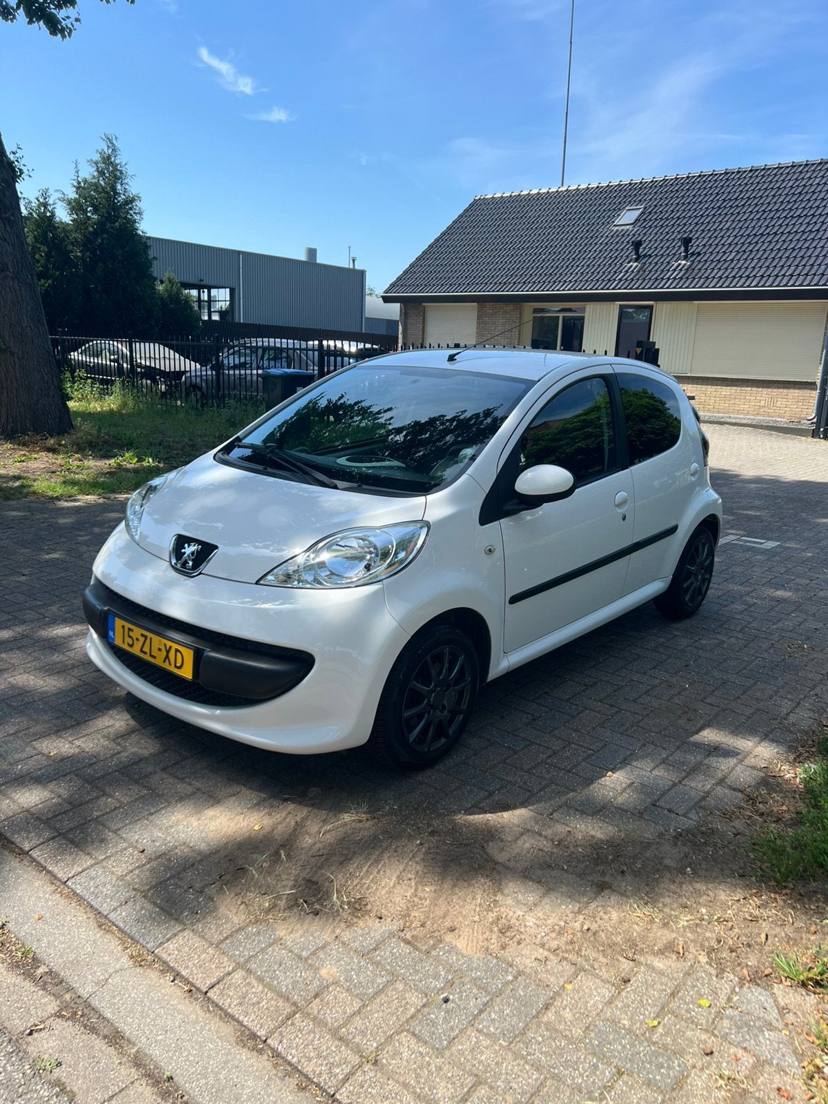 Peugeot 107 1.0 12V 5DR 2008 Wit | NW APK | LM VELGEN | AC, Voorwielaandrijving, Stof, Zwart, 4 stoelen