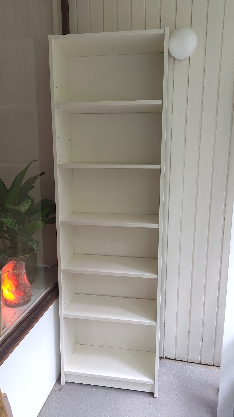 Witte boekenkast met verstelbare planken, Ophalen, Met plank(en), Gebruikt, 200 cm of meer