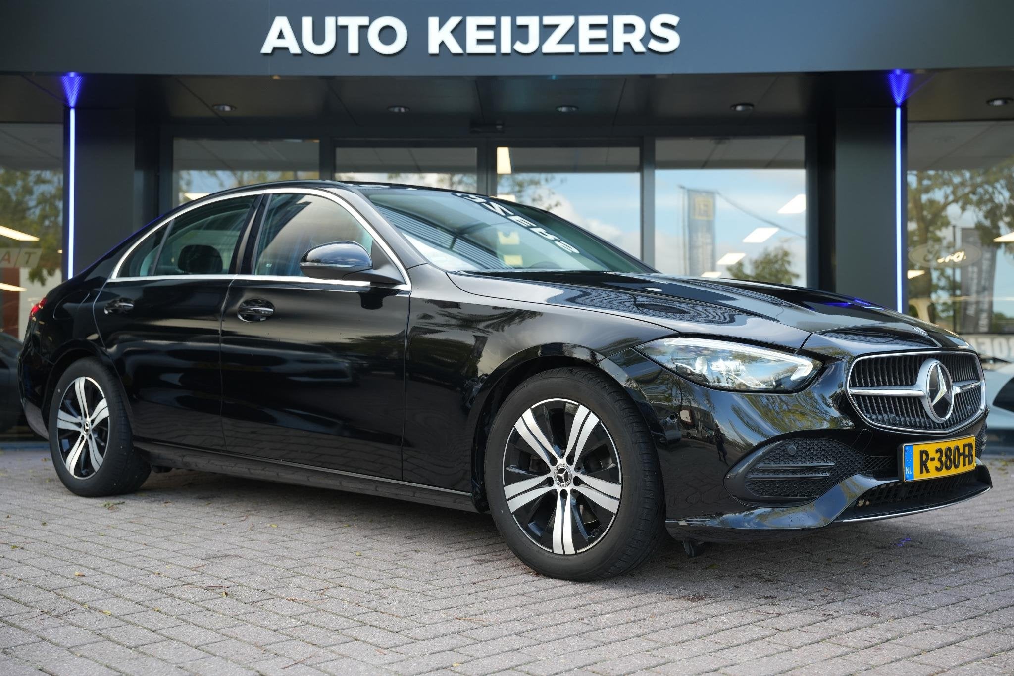 Mercedes-Benz C-klasse 180 Business Line LED Ambient Stoelve, Automaat, Euro 6, 4 cilinders, Zwart