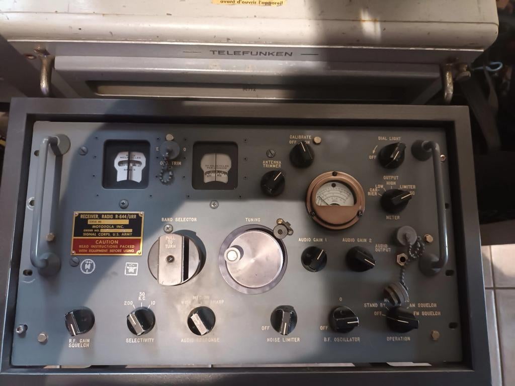 Vintage Motorola R-644/UR Militaire Radio Ontvanger, Telecommunicatie, Zenders en Ontvangers, Ophalen, Gebruikt