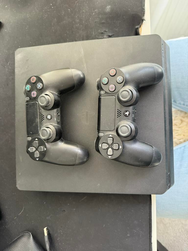 Playstation 4, Verzenden, Zo goed als nieuw, Met 2 controllers, Original
