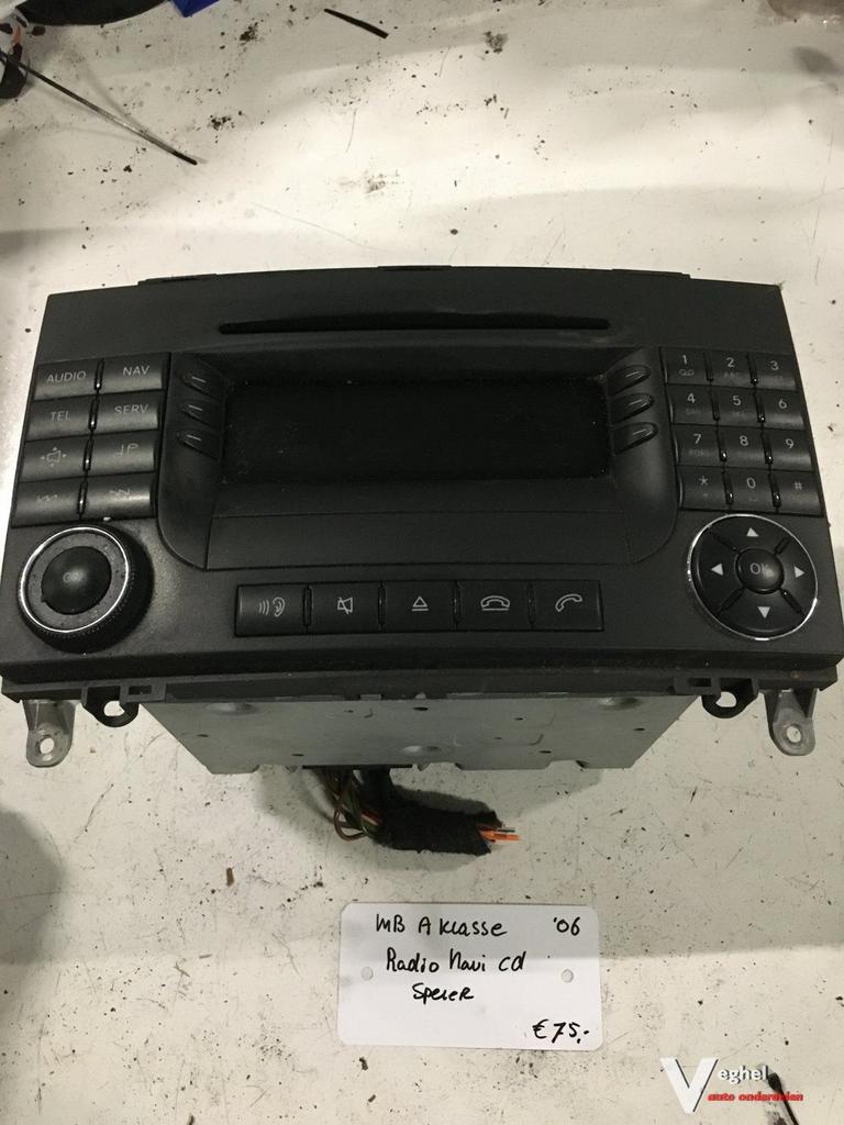 Mercedes A klasse 2.0cdi 2006 Radio Navigatie Cd speler, Gebruikt, -, -, Ophalen of Verzenden