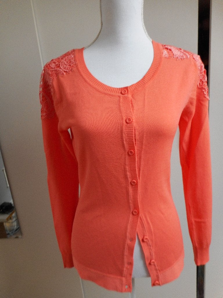 Oranje vestje met kanten details van Liv, Nieuw, Nieuw, Oranje, Ophalen of Verzenden, Maat 36 (S)